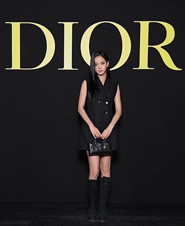 Jisoo duyên dáng trong phục trang &#34;Hằng Nga&#34; ảnh 6