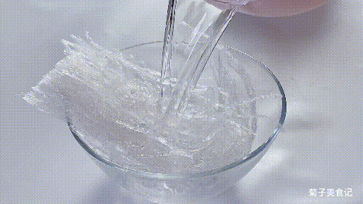 Bí quyết làm món sương sa dưa hấu vừa mát lại cực bổ cho mùa hè - Hình 5 Bi quyet lam mon suong sa dua hau vua mat lai cuc bo cho mua he-Hinh-5