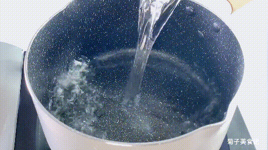 Bí quyết làm món sương sa dưa hấu vừa mát lại cực bổ cho mùa hè - Hình 9 Bi quyet lam mon suong sa dua hau vua mat lai cuc bo cho mua he-Hinh-9