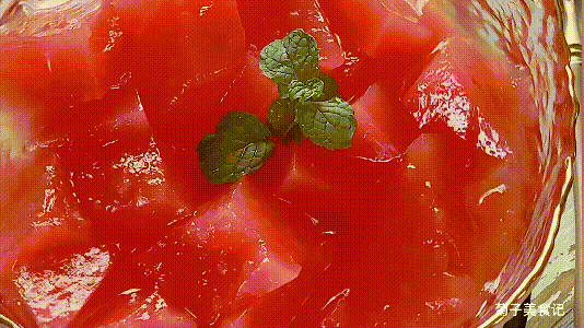 Bí quyết làm món sương sa dưa hấu vừa mát lại cực bổ cho mùa hè - Hình 3 Bi quyet lam mon suong sa dua hau vua mat lai cuc bo cho mua he-Hinh-3