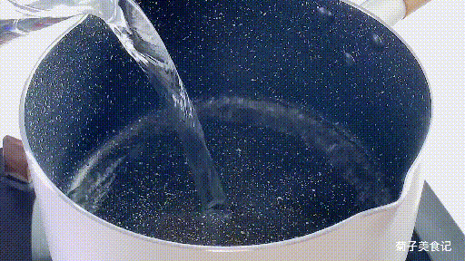 Bí quyết làm món sương sa dưa hấu vừa mát lại cực bổ cho mùa hè - Hình 7 Bi quyet lam mon suong sa dua hau vua mat lai cuc bo cho mua he-Hinh-7