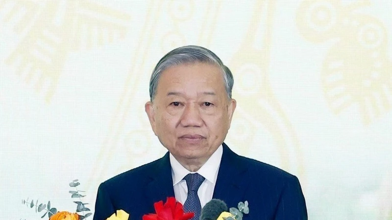 Xây dựng đội ngũ cán bộ tuyên giáo và dân vận Tâm trong - Trí sáng - Bút sắc