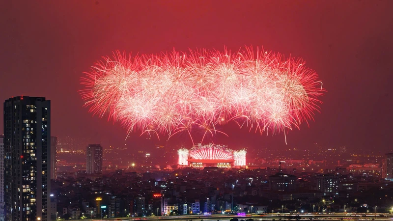 Mãn nhãn màn trình diễn pháo hoa mừng Đại hội XIV của Đảng