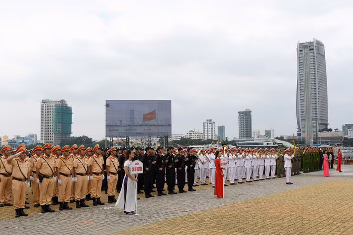 Sau 3 ngày Tập huấn kỹ năng lái xe môtô phân khổi lớn cho lực lượng CSGT tham gia bảo đảm trật tự an toàn giao thông và dẫn đoàn phục vụ hội nghị APEC 2017 diễn ra vào 18, 19 và 20/10/2017, đến ngày 22/10, tại TP Đà Nẵng, Tiểu ban An ninh trật tự APEC tiếp tục tổ chức diễn tập sẵn sàng bảo vệ an toàn tuyệt đối cho Tuần lễ cấp cao APEC 2017.