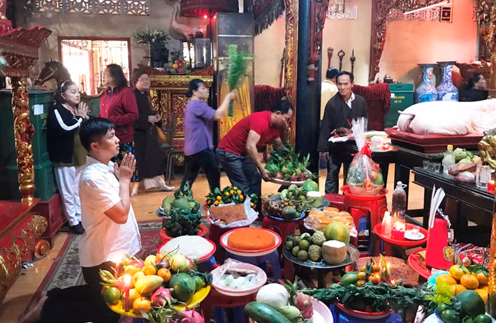 Đình Phong Phú là nơi tâm linh, di tích Lịch sử cấp Quốc gia thu hút hàng triệu khách thập phương đến thăm viếng, nhất là mỗi dịp xuân về, Tết đến.