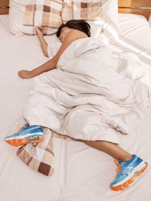 Ở tiểu bang North Dakota (Mỹ), việc nằm xuống và ngủ khi vẫn còn đeo giày là bất hợp pháp. (Nguồn Factslides)