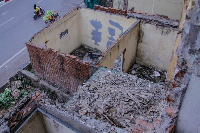 Dự án khởi động nhiều năm nay, nhưng vẫn chưa được triển khai đúng tiến độ khiến cho khu vực này trở nên nham nhở, hoang tàn.