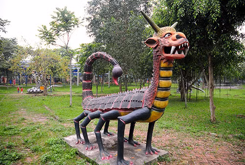 Những quái thú này có hình dáng kì lạ, không giống với bất cứ một loài động vật nào ở Việt Nam.