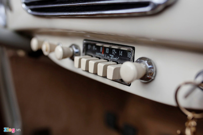 Beetle là ra đời lần đầu tiên vào năm 1938 với tên gọi đầy đủ Volkswagen Type 1. Mẫu xe này du nhập vào Việt Nam trước khi đất nước thống nhất nhất. Có nhiều phiên bản, thế hệ của Volkswagen Beetle tại nước ta như 1100, 1300, 1302, 1500... Trong đó dòng 1300 phổ biến nhất nhờ giá bán rẻ.