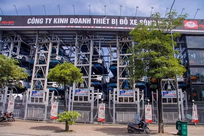 Liệu các công trình trên đất “vàng” dự án xây dựng bãi đỗ xe và khu dịch vụ triển khai trên có mang lại hiệu quả cho xã hội, cho người dân như mục đích ban đầu được phê duyệt?