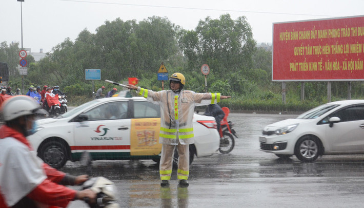 CSGT nói riêng, lực lượng Công an TP HCM suốt những ngày nghỉ lễ vừa qua được tăng cường tối đa để đảm bảo ANTT, ATGT, cho người dân hưởng trọn niềm vui mừng Quốc khánh 2/9.
