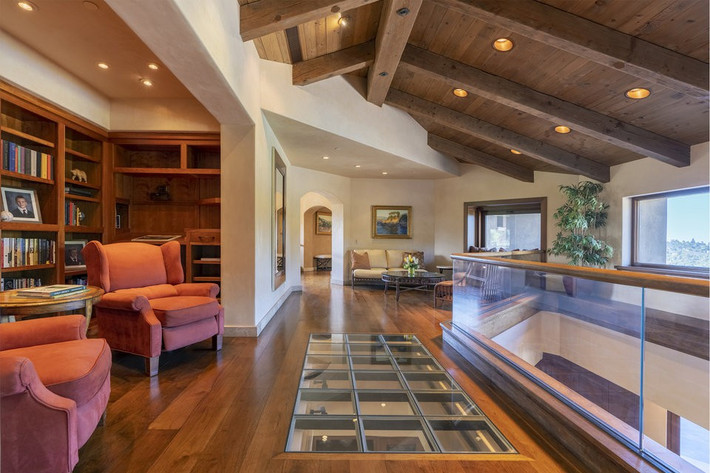 Nội thất căn nhà mang phong cách mộc mạc, truyền thống.