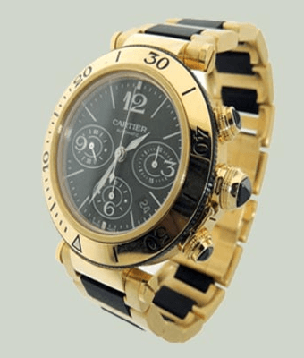 Cartier Pasha de Cartier là một mô hình nhỏ được làm từ vàng trắng nguyên chất 18 carat có dày 8,8 mm, được gắn với những viên kim cương. Giá của chiếc đồng hồ này là 123.000 USD.
