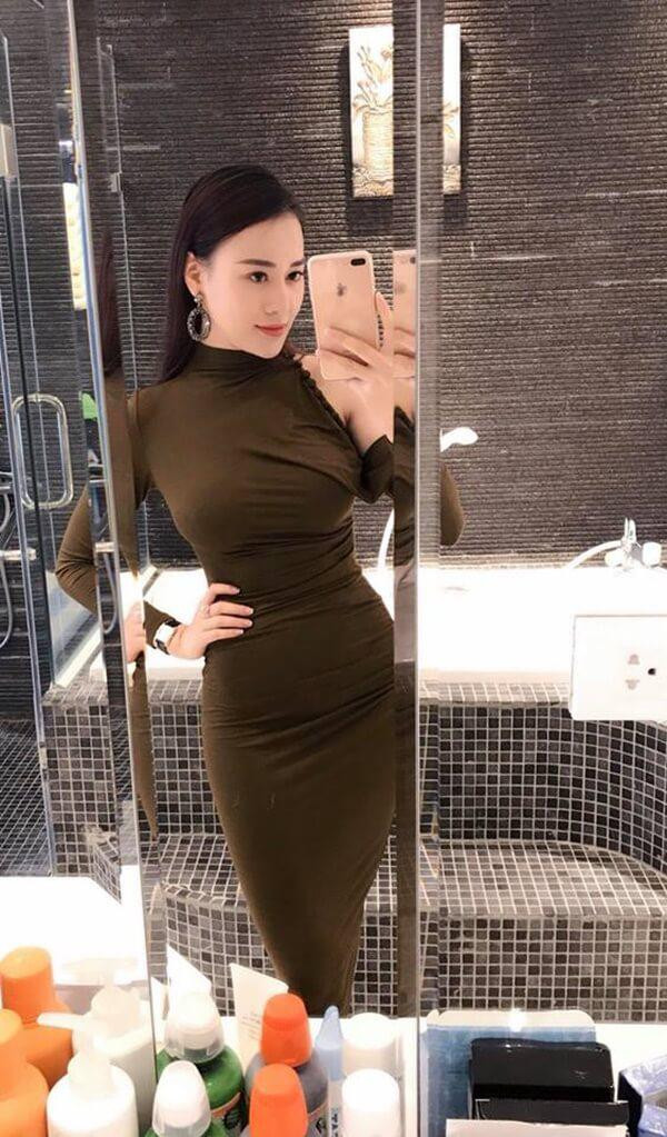 Phòng tắm tiện nghi với bồn tắm phong cách Châu Âu.