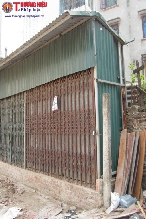 Với những nhà siêu mỏng, siêu mới phát sinh, Sở Xây dựng cần phối hợp với chính quyền địa phương xác định từng trường hợp và làm việc với chủ sở hữu để tiến hành hợp khối. Trong trường hợp các gia đình không thể thỏa thuận hợp khối thì chính quyền địa phương sẽ áp dụng quy định đã có để thu hồi, xử lý theo quy định.