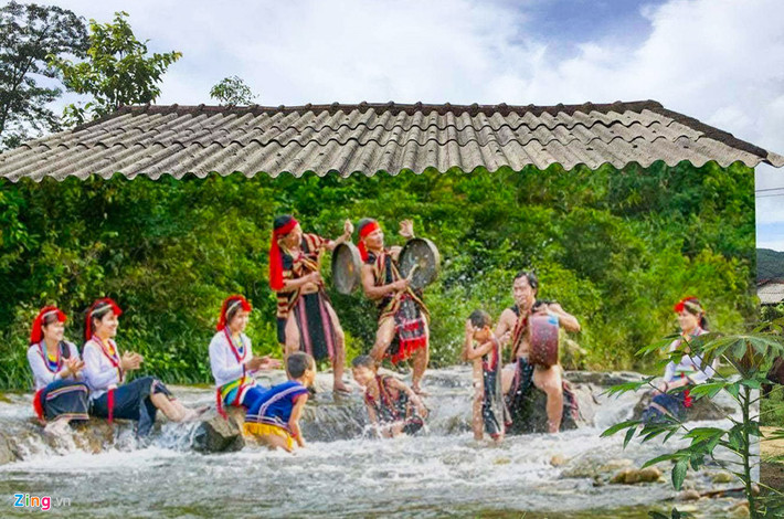 Đồng bào dân tộc Cor trong trang phục truyền thống biểu diễn cồng chiêng giữa núi rừng được tái hiện sinh động trên tranh 3D phát sáng ở Thọ An.