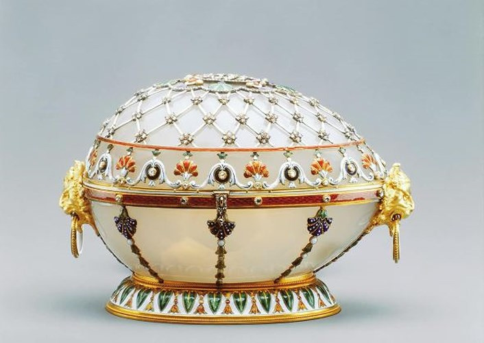  Trứng Phục Sinh năm 1894, là món quà cuối cùng của Đức Vua Alexander III trao cho Hoàng hậu Maria Feodorovna.