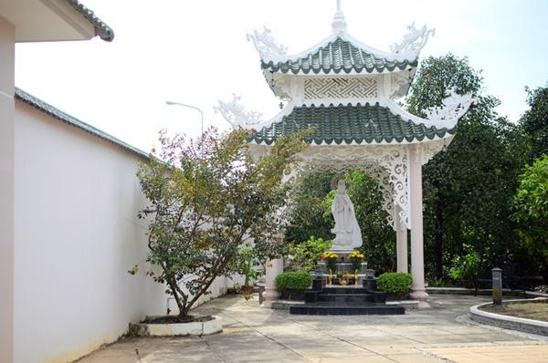 Bên cạnh cuộc sống bận rộn, bộn bề lo toan cho những bộ phim mới, người đẹp vẫn kiên trì theo đuổi chế độ ăn chay mà chị thực hiện từ nhiều năm nay, điều này khiến người hâm mộ càng thêm ngưỡng mộ chị.