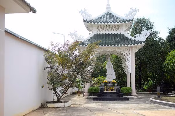 Bên cạnh cuộc sống bận rộn, bộn bề lo toan cho những bộ phim mới, người đẹp vẫn kiên trì theo đuổi chế độ ăn chay mà chị thực hiện từ nhiều năm nay, điều này khiến người hâm mộ càng thêm ngưỡng mộ chị.