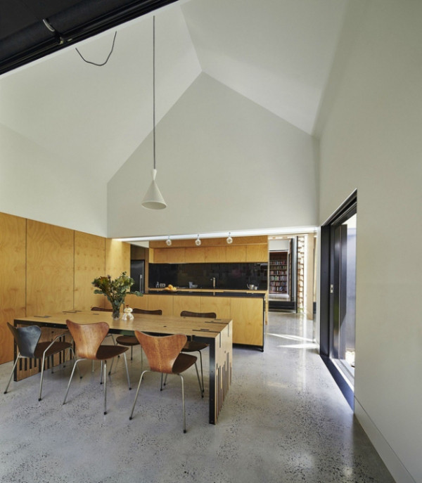 Sau khi thảo luận một lúc khá lâu về sự phức tạp khi thiết kế, những khả năng phát sinh thì tất cả đều chìm vào sự im lặng, có chút mệt mỏi.