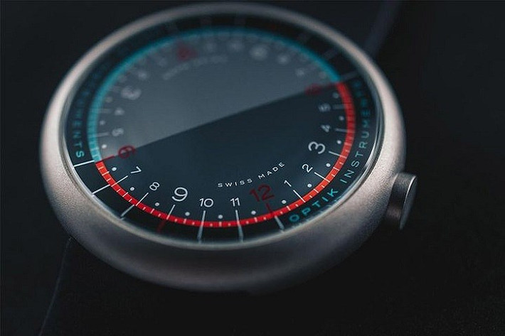 Sản phẩm có khả năng chịu nước ở độ sâu 100m.