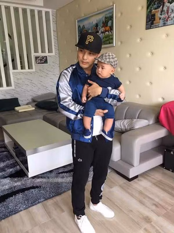 Sau 6 năm chung sống, Ưng Hoàng Phúc và Kim Cương có trái ngọt đầu tiên là cậu con trai kháu khỉnh - Ảnh: Internet