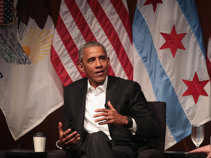 Kể từ khi rời văn phòng Nhà trắng, Obama được trả 400.000 USD cho các sự kiện nói trước công chúng.