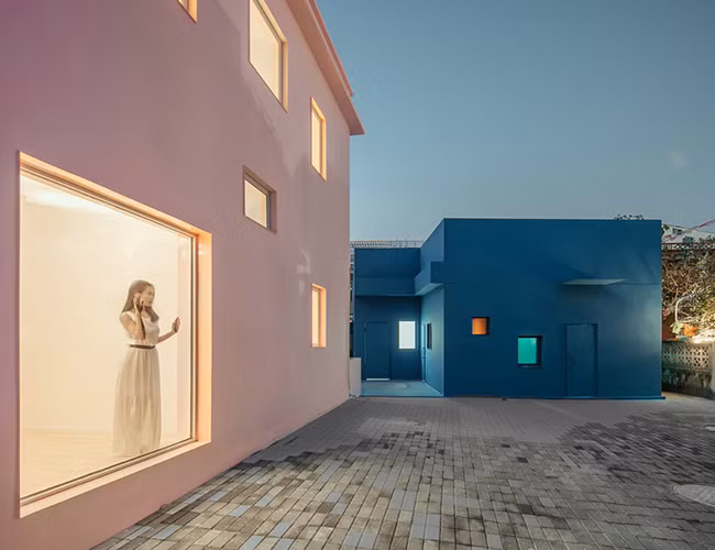 Wutopia Lab được thiết kế bởi Shenzhen Biennale với mục đích phá vỡ bức tường định kiến vô hình giữa thành phố và các làng đô thị tại Trung Quốc thông qua kiến trúc.