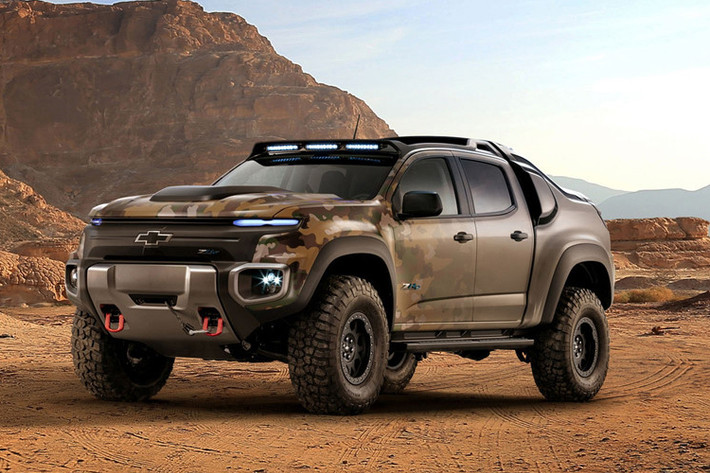 Bán tải Chevrolet Colorado ZH2 nổi bật với chiều cao 198cm và rộng 203cm cung bố khung gầm hạng trung của một chiếc xe bán tải kéo dài, bổ sung gia cố bên trong và ngoài xe.