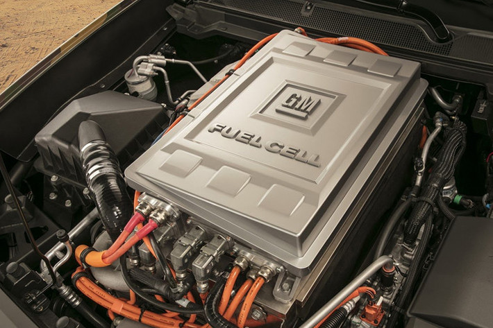 Chevrolet Colorado ZH2 quân sự mới vận hành bằng cách bơm hydro vào một tế bào nhiên liệu, kết hợp với khí oxy để tạo ra nước (H2O) và quá trình này sẽ sinh ra năng lượng điện.