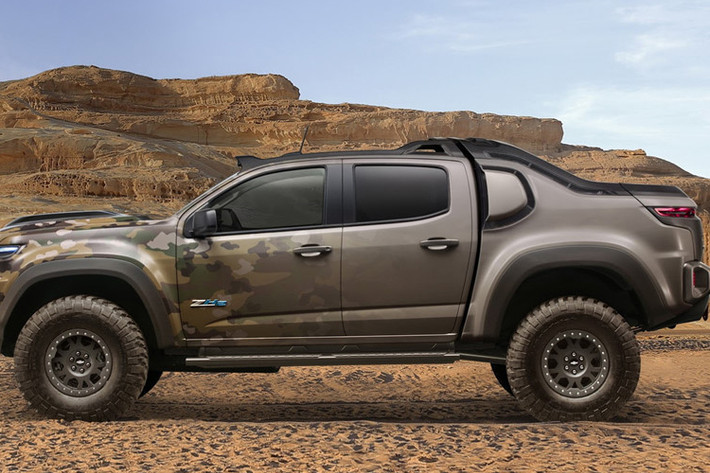 Về nhiệm vụ quân sự, Colorado ZH2 sử dụng một bộ truyền lực Exportable Power Take-Off (EPTO) cho phép các tế bào nhiên liệu có thể tạo ra sức mạnh ngay cả khi xe không có sẵn năng lượng điện khi ở xa.