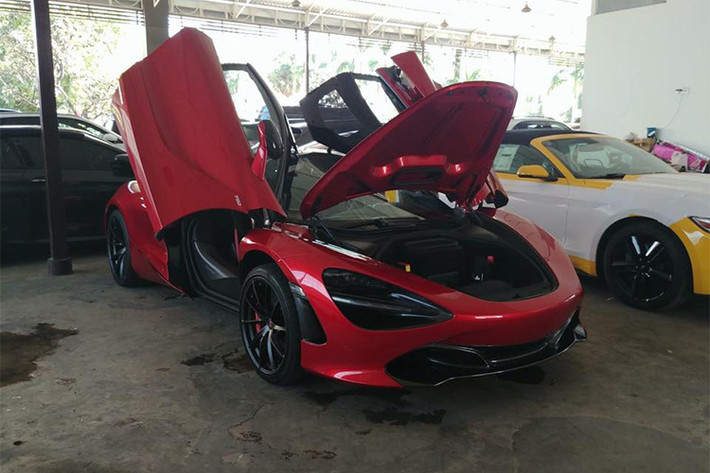 Hiện chưa rõ giá bán của bộ đôi siêu xe mới nhà McLaren sau khi về Campuchia là bao nhiêu. Tuy nhiên mức giá bán cơ bản của 720S tại Mỹ là từ 290.000 USD (khoảng 6,6 tỷ đồng). Nếu siêu xe này hoàn thành các thủ tục tại Campuchia thì giá sau thuế sẽ không dưới 700.000 USD (tương đương khoảng 16 tỷ đồng).
