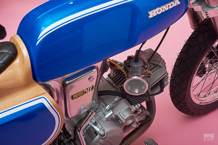 Động cơ của Zongshen được lắp đặt rất dễ dàng trên chiếc SS50.