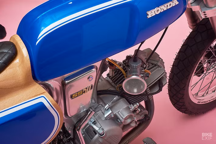 Động cơ của Zongshen được lắp đặt rất dễ dàng trên chiếc SS50.