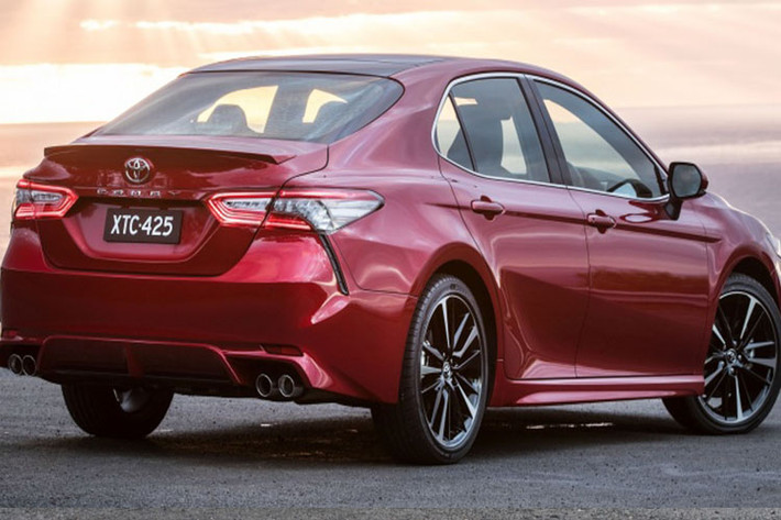 Camry thế hệ thứ 8 được Toyota sử dụng nền tảng khung gầm toàn cầu mới TNGA (Toyota New Global Architecture) có độ cứng tăng 30% so với thế hệ trước.