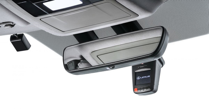 Được biết, toàn bộ phụ kiện bổ sung đều được Lexus Malaysia nhập khẩu chính hãng từ nhà máy ở Nhật Bản. Các chuyên gia tại trung tâm Phụ kiện UMW Toyota Motor ở Bukit Raja, Selangor sẽ chịu trách nhiệm lắp đặt bộ phụ kiện chính hãng này cho RX300 tại Malaysia.