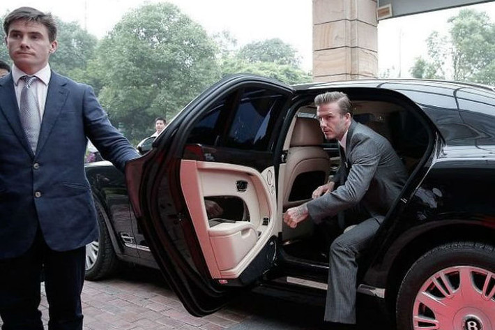 David Beckham cũng nhiều lần xuất hiện tại các sự kiện lớn bằng siêu xe Bentley Mulsanne.