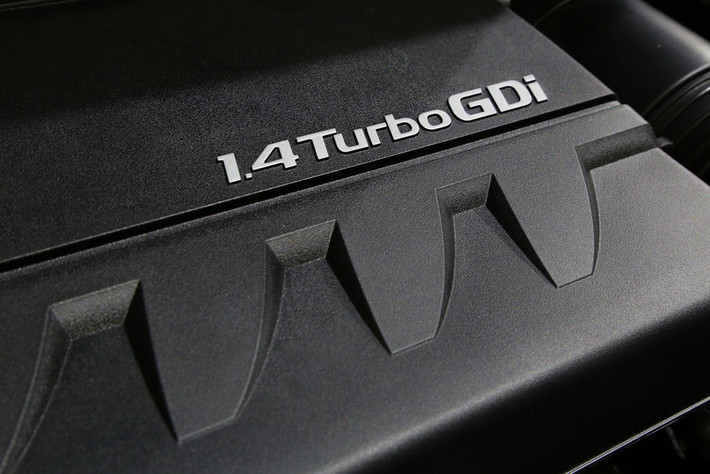 Hiện hãng xe ôtô Kia không tiết lộ nhiều thông tin liên quan đến hệ dẫn động của Proceed nhưng nhiều khả năng đó là sẽ động cơ kế thừa từ các mẫu xe Kia khác. Dung tích động cơ sẽ từ 1 – 1.6L, thậm chí có thể có cả phiên bản GT hiệu suất cao.