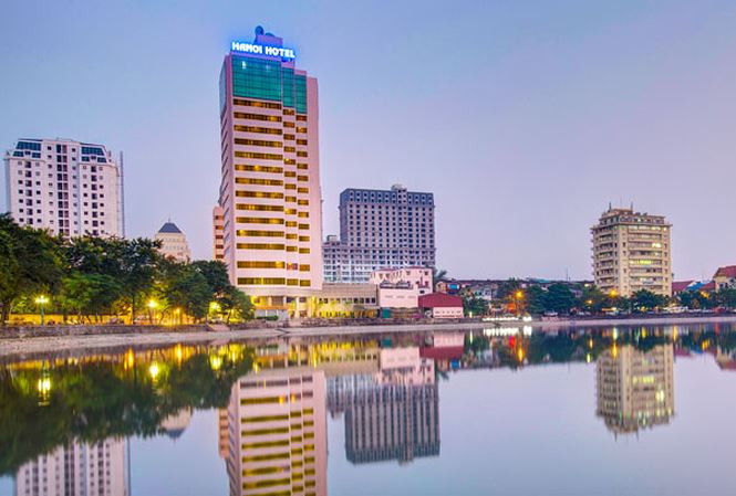 Những vi phạm PCCC phổ biến các tòa nhà trên được HĐND TP Hà Nội chỉ rõ là chưa được nghiệm thu PCCC, chỉ có 1 cầu thang bộ, chưa trang bị phương tiện PCCC, chưa trang bị hệ thống tăng áp và hút khói hoặc máy bơm chữa cháy không đảm bảo. Ảnh minh họa: Tiền phong.