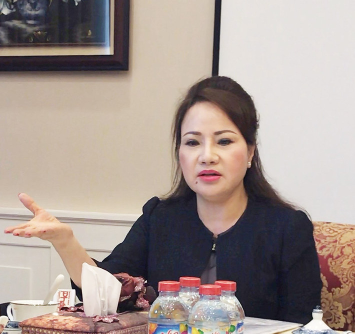 Hiện tại, cả ông Quang và bà Bình đều tham gia điều hành Minh Phú. Ông Quang là Chủ tịch kiêm Tổng giám đốc, còn bà Bình đảm trách vị trí Phó chủ tịch kiêm Phó tổng giám đốc công ty. Ảnh: Báo Sài Gòn Giải Phóng.