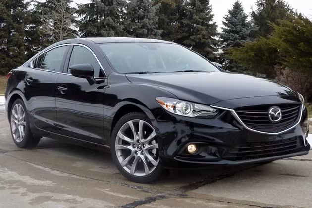  Người mệnh Kim. Người mệnh Kim nên chọn xe màu nâu, vàng đậm. Bạn cũng có thể mua xe màu trắng, vàng nhạt, xanh nước biển. Cần cân nhắc khi mua xe màu xanh lá cây và thận trọng với màu đỏ, da cam, hồng.