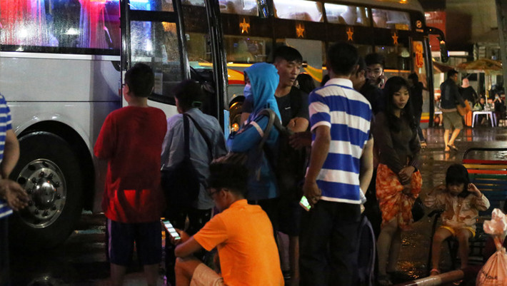 Cảnh khốn đốn ở bến xe lớn nhất Miền Nam sau kỳ nghỉ lễ rạng sáng nay 2/5.