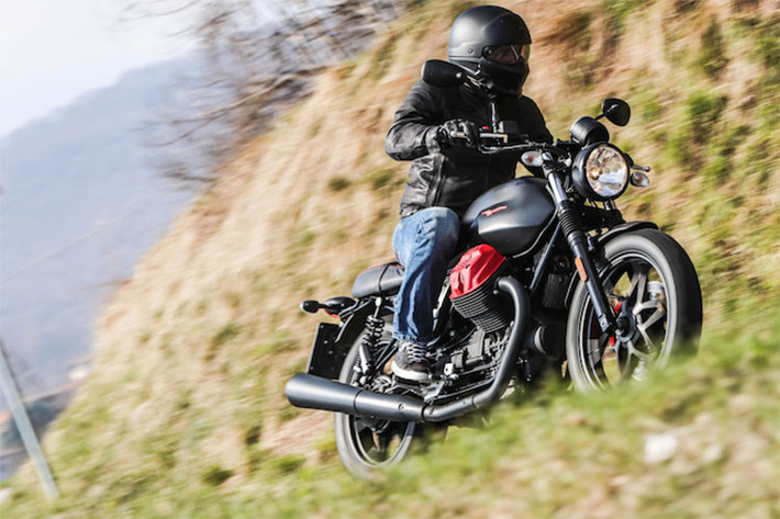 Hiện, ngoài phiên bản Carbon vừa ra mắt, Moto Guzzi V7 2018 còn có các phiên bản khác bao gồm V7 III Stone, V7 III Special, V7 III Racer và V7 III Anniversario. Theo đại diện của Moto Guzzi tại Malaysia, phiên bản đặc biệt Moto Guzzi V7 III Carbon 2018 sẽ được bán ra với giá 74.900 Ringgit (tương đương 425 triệu đồng).