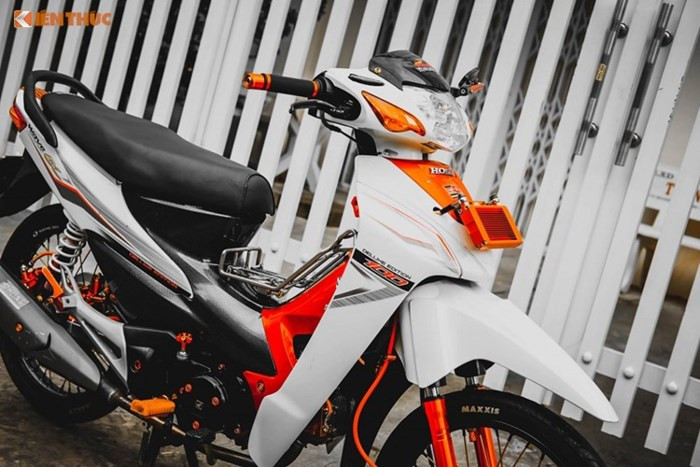 Tại thị trường Việt Nam, Honda Wave Alpha được xem là dòng xe số phổ thông bán chạy nhất của Honda Việt Nam. Hiện phiên bản mới nhất của dòng xe này sở hữu mức giá khoảng 16,99 triệu đồng.