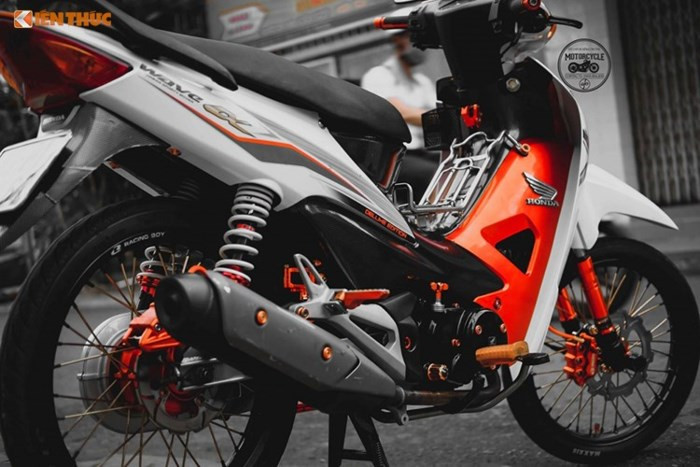 Xe máy Wave Alpha sử dụng động cơ 4 thì, dung tích 97cc, công suất 6,8 mã lực tại 8.000 vòng/phút và mô-men xoắn 7 Nm tại 5.500 vòng/phút. Tuy nhiên trên mẫu xe này, nó đã được độ lại một số chi tiết máy nên chắc chắn sẽ mạng mẽ hơn so với nguyên bản.