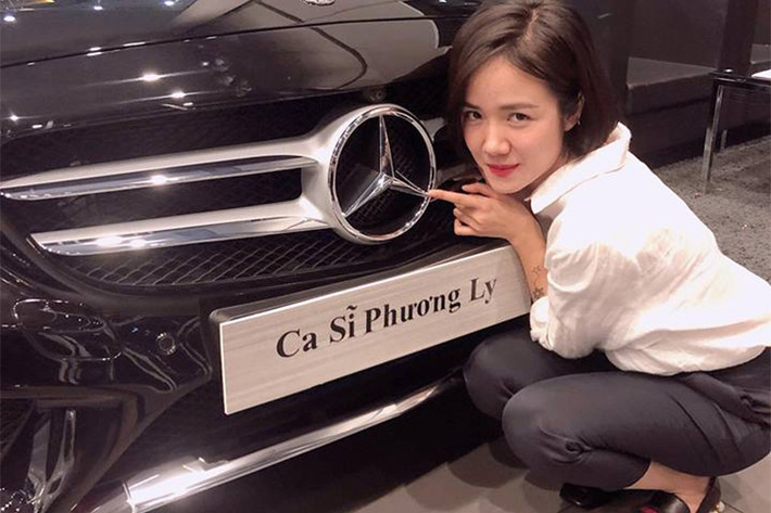 Với việc làm chủ nhân chiếc Mercedes-Benz C300 AMG giúp Phương Ly gia nhập vào câu lạc bộ những người nổi tiếng tậu Mercedes-Benz tại Việt Nam cùng với nhiều ca sĩ khác như Tim, Tuấn Hưng, Quang Hà, Ngô Kiến Huy, Miu Lê, Hương Tràm, Gil Lê và Di Băng...