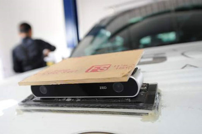 "Ngày 11/5, FPT gửi công văn tới Bộ Giao thông vận tải xin giấy phép thử nghiệm bên ngoài khuôn viên của FPT. Ban đầu sẽ thử nghiệm trong các khu Công nghệ cao quận 9 tại THCM, FPT City Đà Nẵng và FPT Hòa Lạc, sau khi đạt tiến độ tốt hơn sẽ thử nghiệm ra ngoài đường", đại diện FPT Software, cho biết.