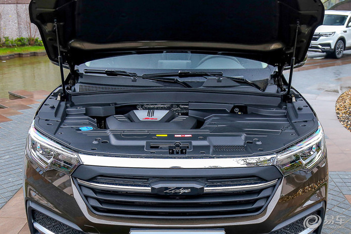 Tại thị trường Trung Quốc, xe Zotye T500 mới bản 6 chỗ mới sử dụng động cơ xăng 4 xi-lanh, tăng áp, dung tích 1,5 lít, sản sinh công suất tối đa 156 mã lực và mô-men xoắn cực đại 215 Nm. Sức mạnh được truyền tới bánh thông qua hộp số sàn 5 cấp hoặc tự động 6 cấp.