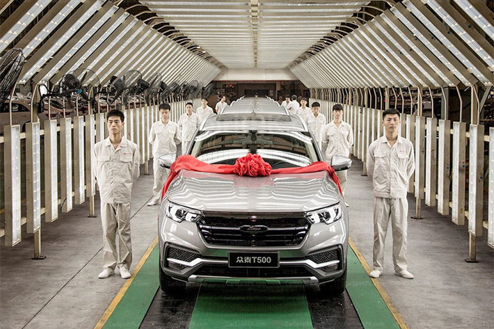 Mức giá xe Zotye T500 bản 6 chỗ tại thị trường Trung Quốc dao động từ 80.000 - 120.000 Nhân dân tệ (tương đương 271 - 407 triệu đồng).