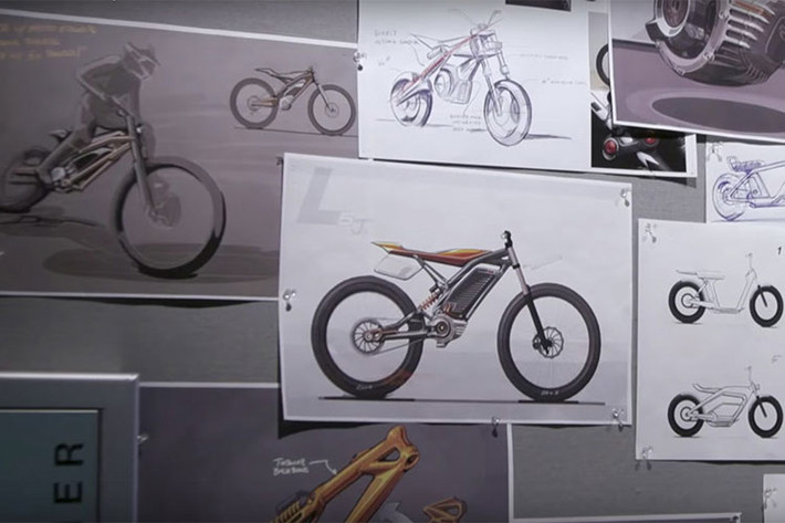 Một loạt các bản vẽ về một dòng xe điện Harley-Davidson có hình dáng như xe đạp cũng được phía đại diện hãng tiết lộ. Đây cũng được xem là dự án xe xanh trong tương lại của hãng xe môtô Mỹ, nhằm cạnh tranh với các đối thủ Nhật Bản.